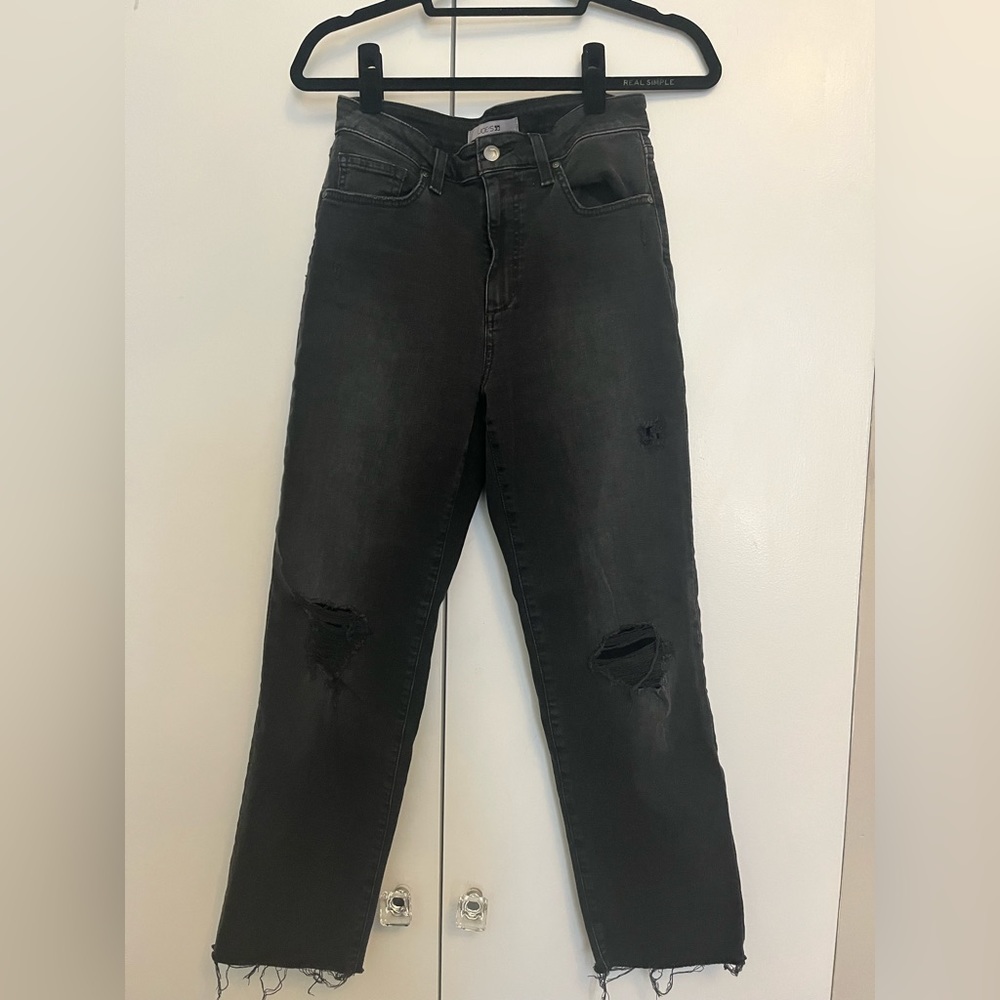 GREY RIPPED JOE’S JEANS